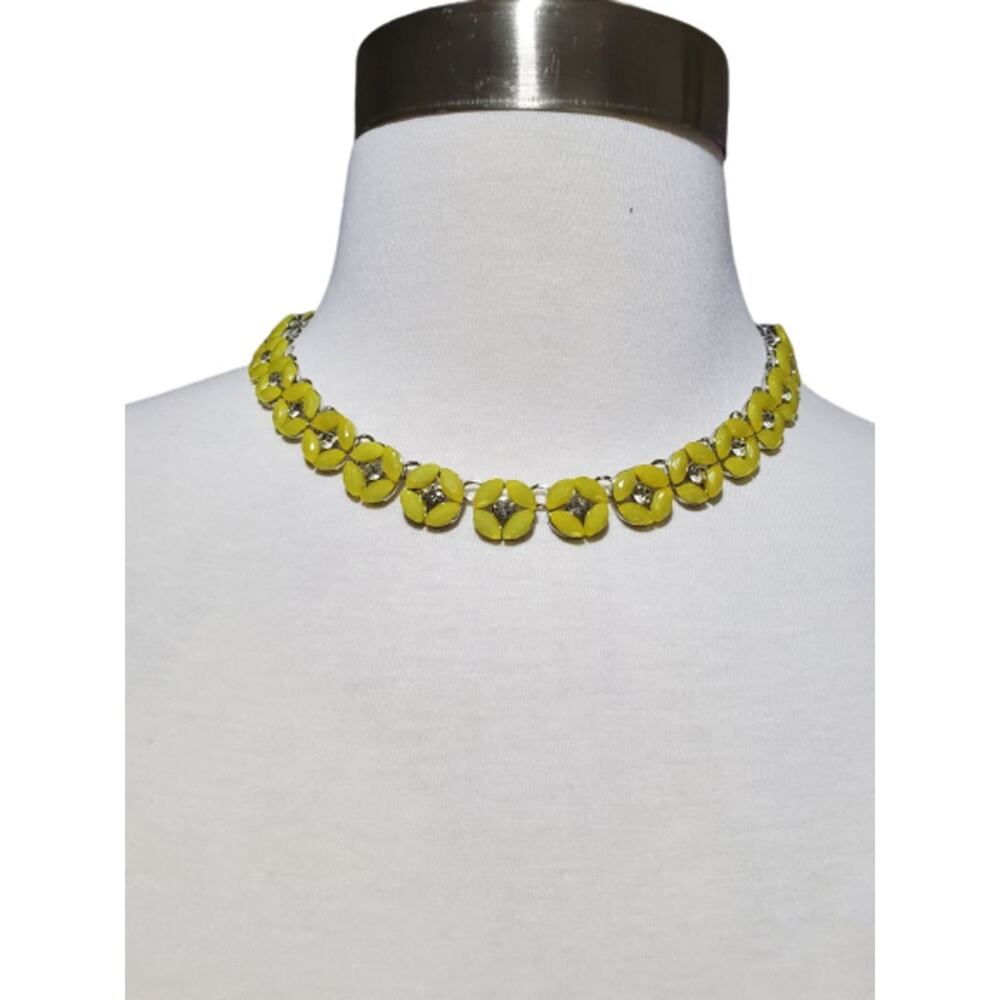 NWOT Women's Jewelry Yellow Floral Statement Necklace